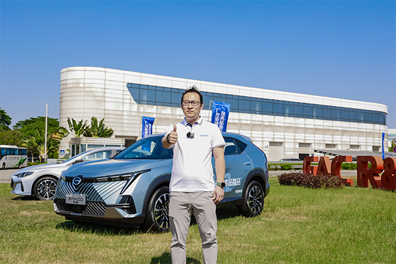 22汽車與運動雜志社總編輯楊建軍試乘試駕.jpg