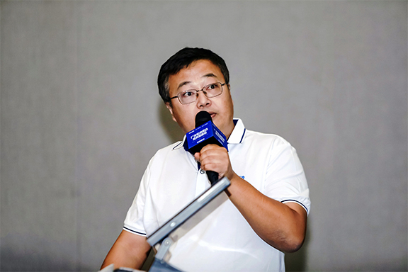 12廣汽研究院動力總成技術(shù)研發(fā)中心混動動力系統(tǒng)集成部副部長劉學武講解鉅浪混動技術(shù).jpg