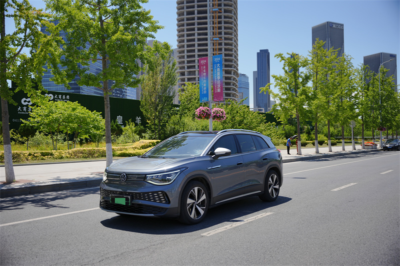 ID.6 X擔(dān)當(dāng)2024夏季達沃斯會議保障車-2.jpg